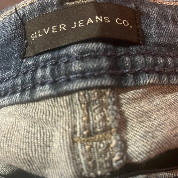 Silver Jeans girlfriend fit straight leg worn very little a little distressed - Picture 9 of 10
